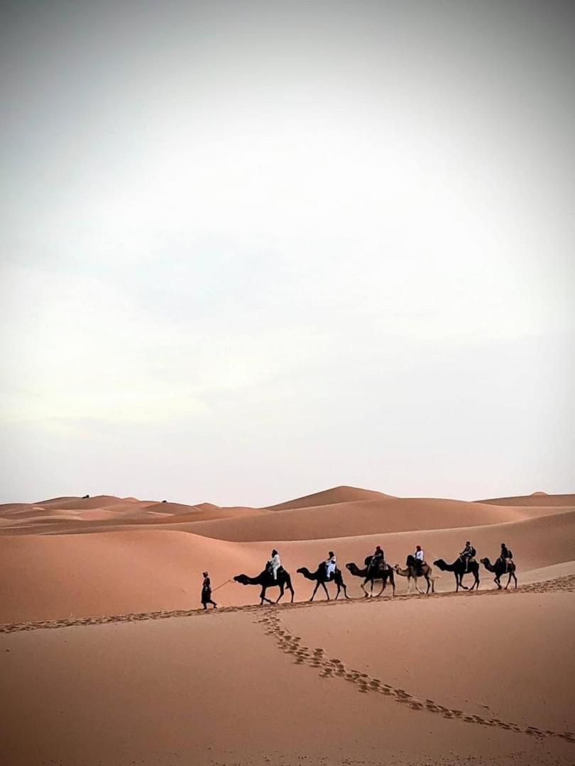 Отель Bivouac Le Petit Prince Мерзуга Экстерьер фото