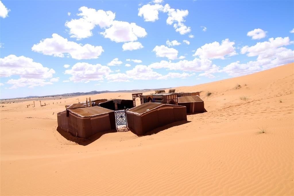 Отель Bivouac Le Petit Prince Мерзуга Экстерьер фото